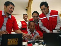 Pelatihanan Teknisi Ponsel untuk Anjal