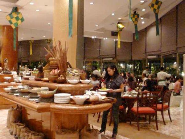 Berbuka di Pasar Senggol, Yuk!