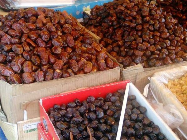 Berkah Ramadan Bagi Penjual Kurma