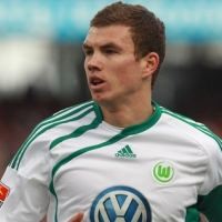 Ban Kapten untuk Proteksi Dzeko?