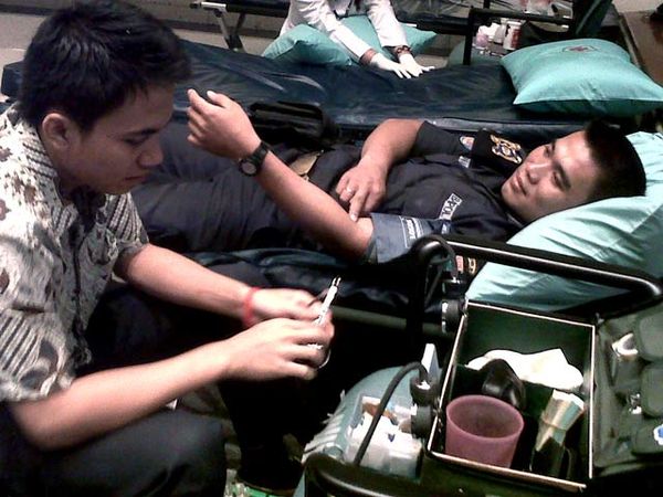 Satpol PP DKI Donor Darah