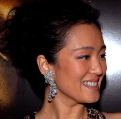 Perceraian Gong Li Hanya Gosip