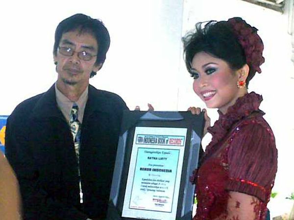 Ratna Listy Dapat Award