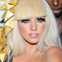 Lady Gaga Ancam Tahta Ratu Twitter Britney Spears 
