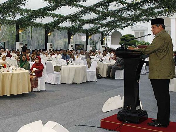 SBY Buka Puasa Bareng Menteri