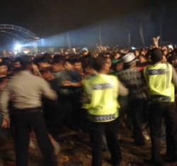 Konser Band Wali di Batang Ricuh, 15 Penonton Luka