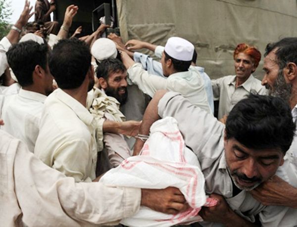 Derita Warga Pakistan