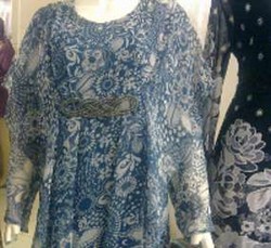 Jadi Tren Baru, Baju Keong Racun Diburu Pengunjung Tanah Abang