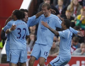 Spurs Menang, Everton Tertahan