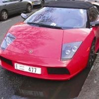 Pemilik Mobil Super Mahal Tidak Patuh Bayar Parkir