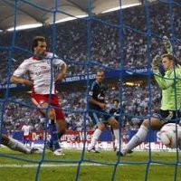 Van Nistelrooy Menangkan Hamburg