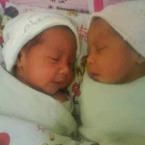 Kembar Flavia & Queeny, 4 Bulan; Perempuan; f