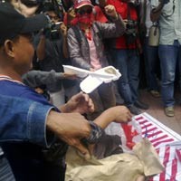 Lemparkan Tinja ke Kedubes Malaysia, 4 Aktivis Bendera Ditangkap