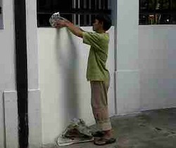 Demonstran Pulang, Tinja di Tembok Kedubes Malaysia Dibersihkan