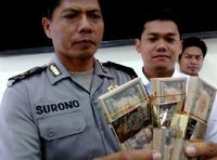 Polisi Amankan Dolar AS Antik