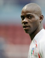 Balotelli Bisa Lebik Baik dari Torres