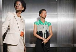 Cara Aman Jika Terjebak di Lift