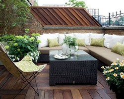 4 Aturan Dasar Percantik Teras Rumah