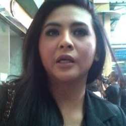 Audy Siap Berbaju Muslim Jika Diminta