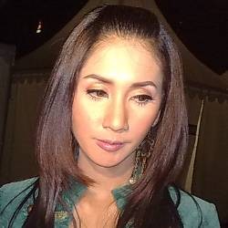 Cut Memey Tunda Punya Suami Lagi Demi Karir