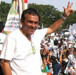 Rp 160 Juta & US $ 1620 Untuk Franky Sahilatua