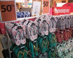 Heboh Crocs & Havaianas Diskon Hingga 50%