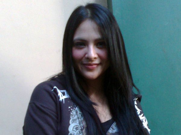 Audy Siap Tampil Dengan Busana Muslim