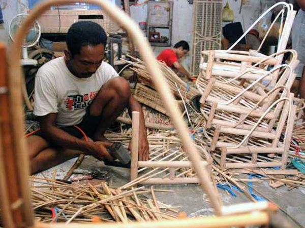 Omzet Pengarjin Keranjang Parcel Meroket