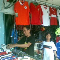 Boleh Tidaknya Memakai Jersey Klub Sepakbola