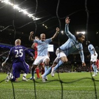 Richards Mau Ambil Satu Gol Tevez