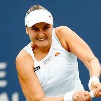 Petrova & Dementieva Melangkah Maju