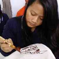 Ngabuburit, Napi Wanita Lapas Kediri Membatik