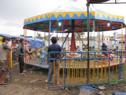 Lihat Pemandangan Kota dari Atas Kincir Ria