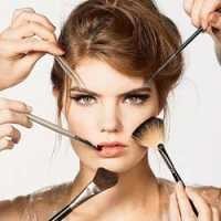 Perempuan Sedang Nyalon, Laki-laki Dilarang Masuk!