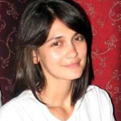 Jenguk Ariel, Luna Maya Buka Puasa Bareng Calon Mertua