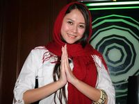 Aura Kasih Berkerudung