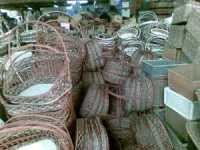 Pengrajin Rotan Mulai Kebanjiran Order Keranjang Parsel