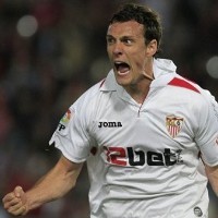 Squillaci Paket Komplet untuk Arsenal