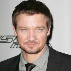 Tom Cruise Akan Melawan Jeremy Renner di Mission: Impossible 4