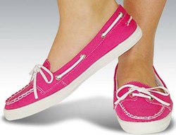 Pengguna High Heels Tidak Dianjurkan Memakai Flat Shoes