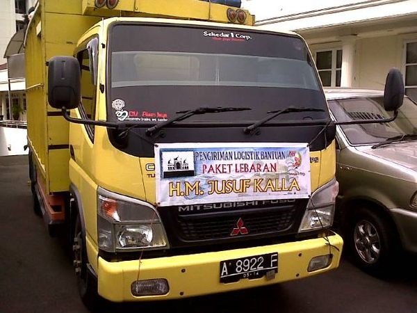 JK Bagi-bagi Paket Lebaran