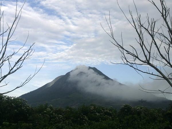 Gunung Sinabung Berasap, Warga Panik