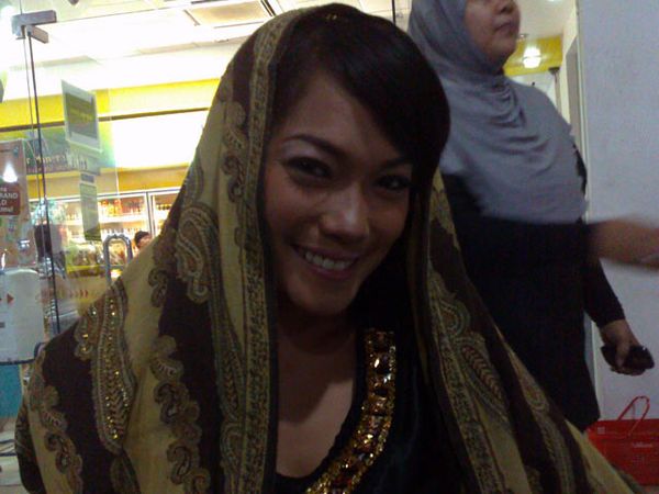 Jenny Cortez Berkerudung