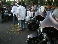 Komunitas Moge Baksos Ramadan