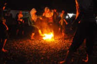 Semarakkan Nuzulul Quran, Santriwati Bersepakbola Api