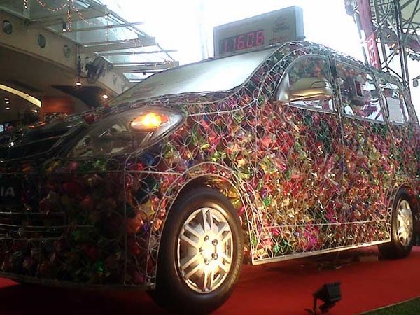 Xenia Ketupat Hias
