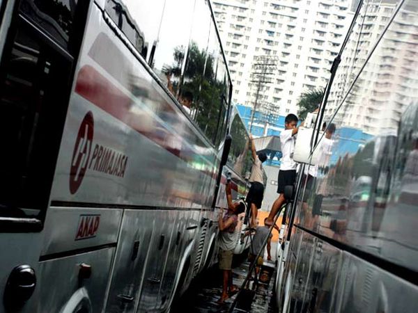 Armada Bus Siap Angkut Pemudik