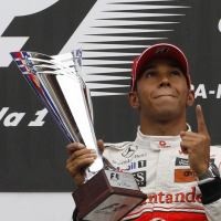 Hamilton Menang Karena Campur Tangan Tuhan