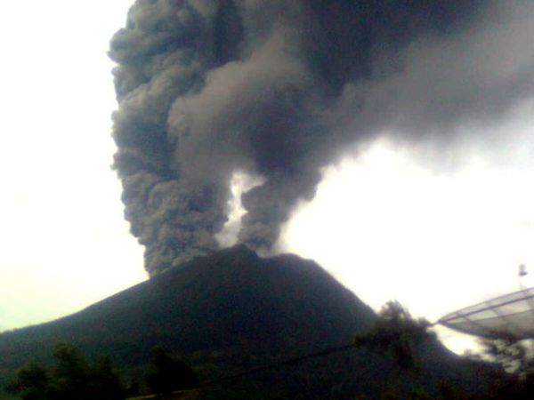 Gunung Sinabung Meletus Lagi