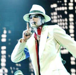 Ratusan Penggemar Rayakan Ultah Michael Jackson